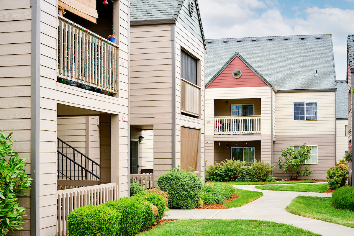 Photos and Video of Devonwood and First Place Apartments in Battle